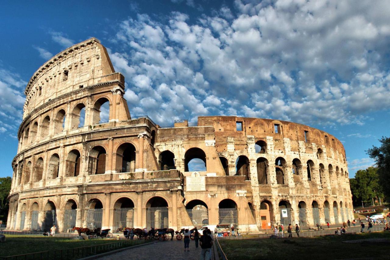 רומא Colosseum Lovely Apartment מראה חיצוני תמונה